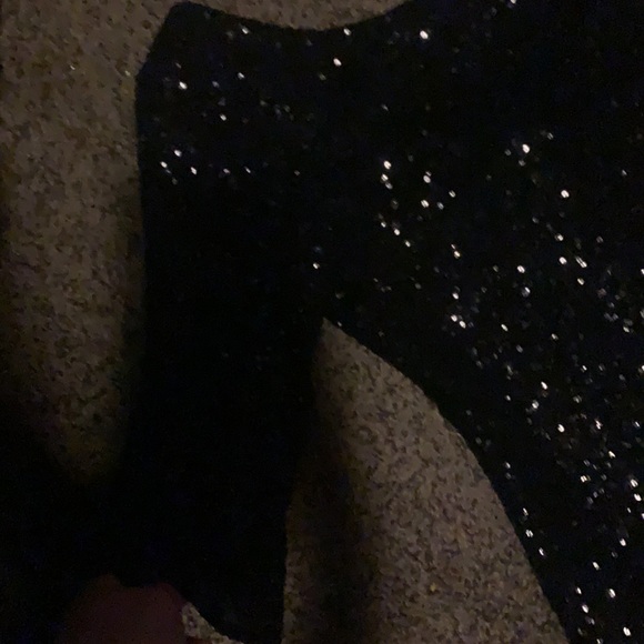 It’s a homecoming dress I got it from my aunt and didn’t know much about it - Picture 3 of 4